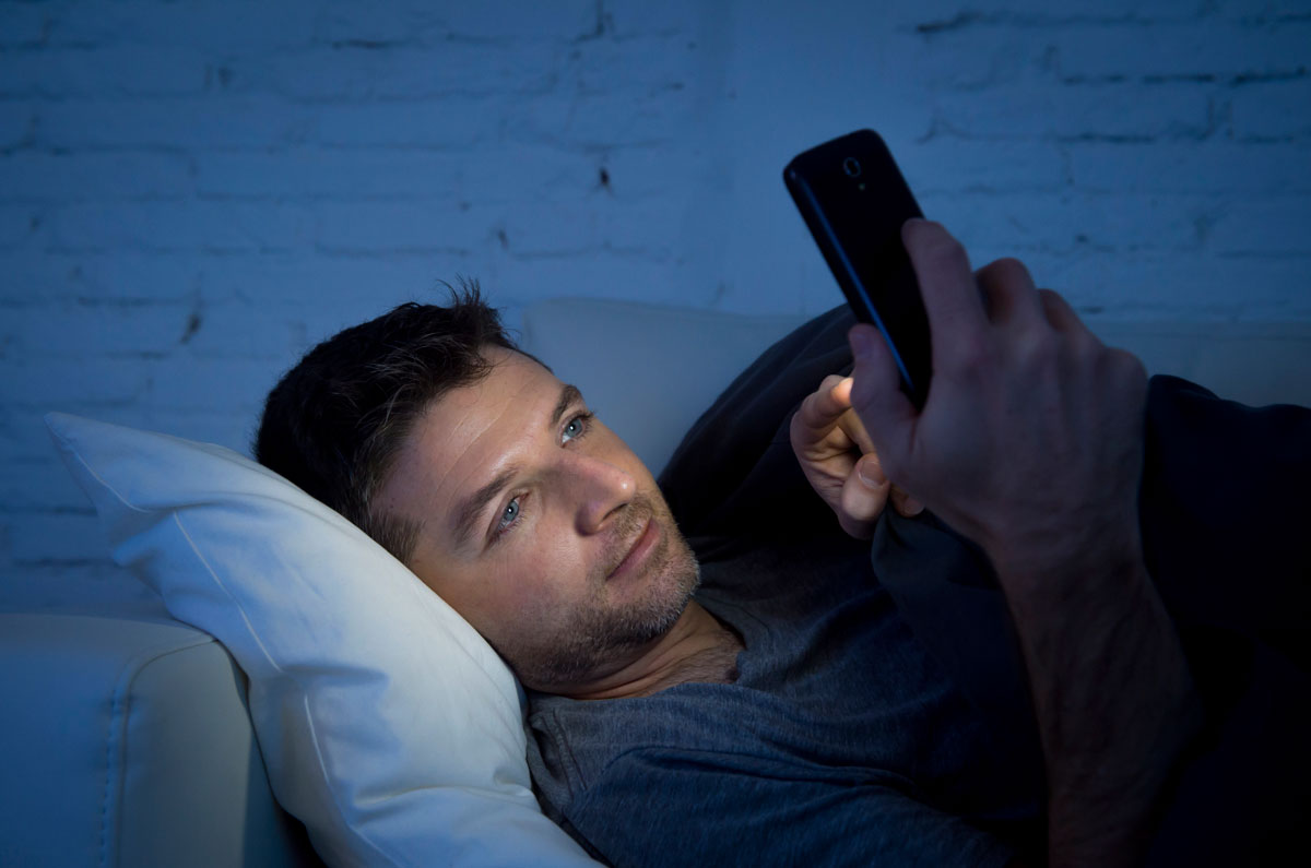 DSL-Nutzer schlafen laut Studie weniger