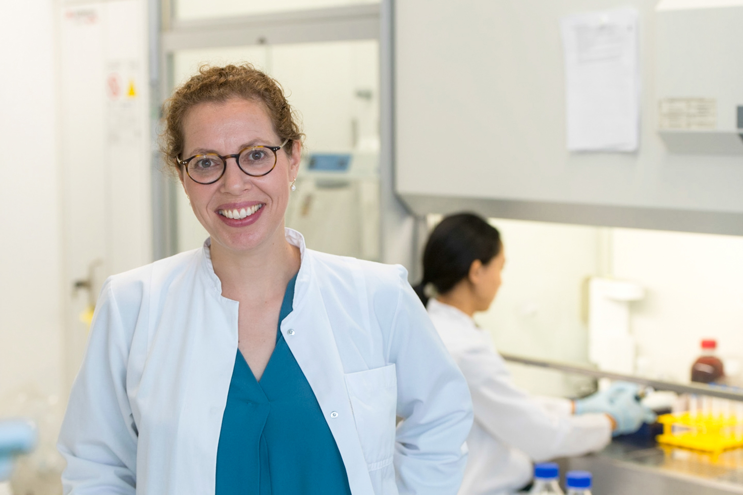 Frau im Labor Prof. Christina Zielinski in ihrem Labor. © Andreas Heddergott / TUM