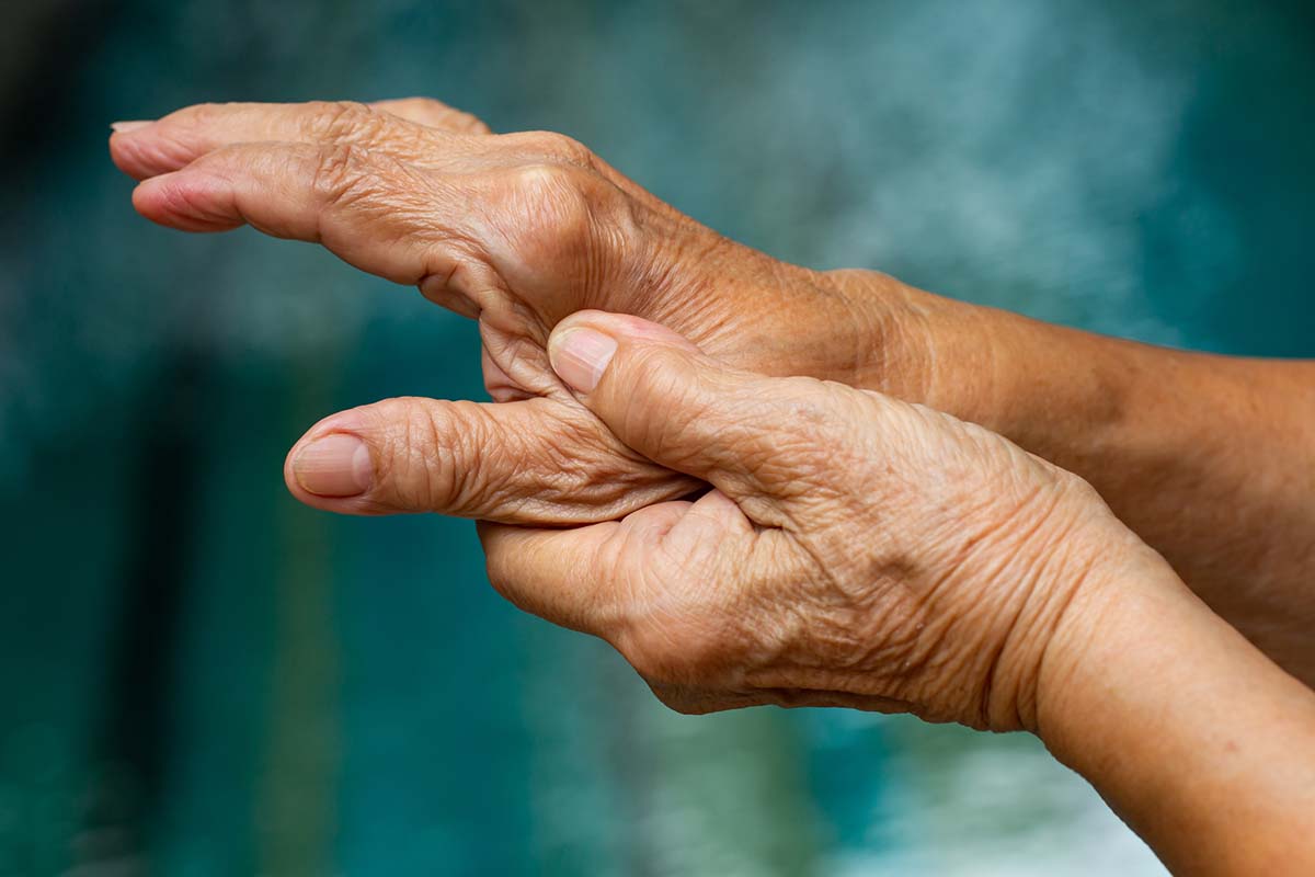 Finger schmerzen aufgrund von Arthritis
